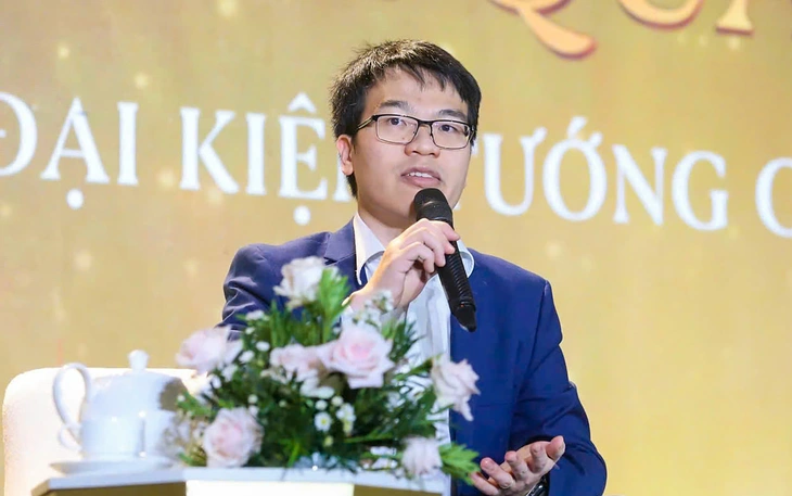 Světová šachová vesnice nazývá Le Quang Liem „symbolem vietnamského lidu“ - Foto 1. Làng cờ thế giới gọi Lê Quang Liêm là 'biểu tượng của người Việt Nam' - Ảnh 1.