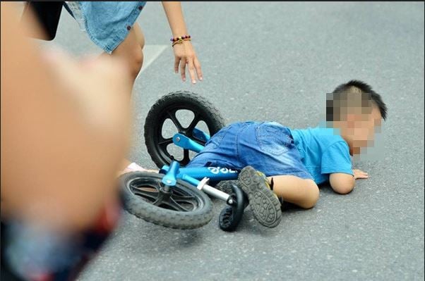 Bé trai 9 tuổi nhập viện do tổn thương nghiêm trọng “vùng kín”  trong lúc đùa nghịch- Ảnh 1.