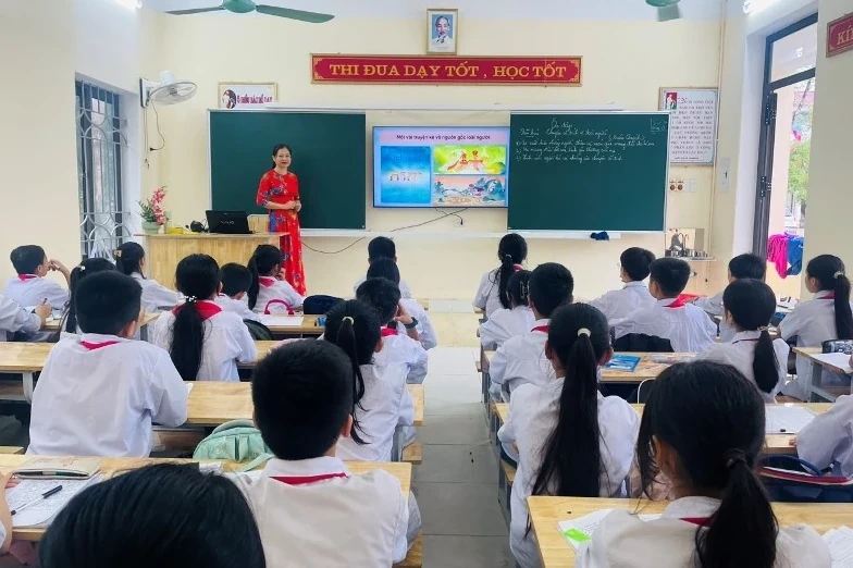 ការចេញបទប្បញ្ញត្តិស្តីពីវិមជ្ឈការនៃអាជ្ញាធរជ្រើសរើសគ្រូបង្រៀន