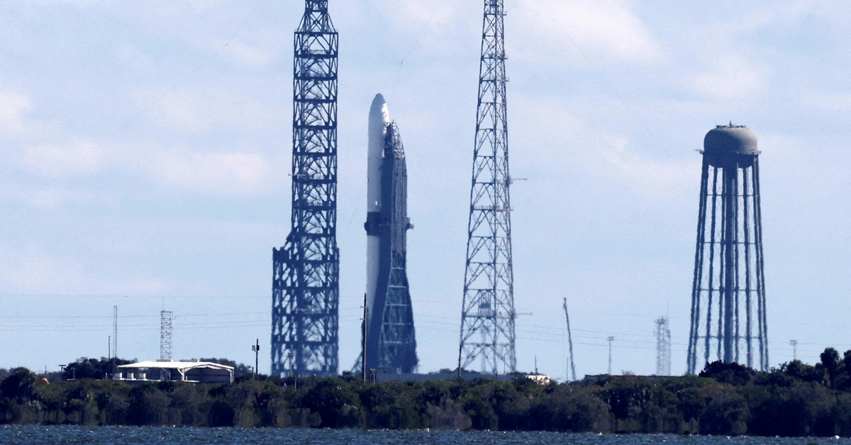 Bão từ cực mạnh khiến bầu trời phát sáng, NASA phải dừng phóng vệ tinh sao Hỏa