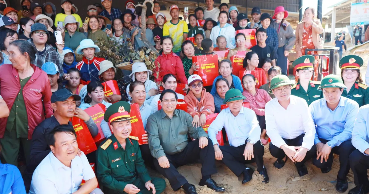 Thủ tướng Phạm Minh Chính: Bố trí khu tái định cư kiên cố, an toàn cho bà con