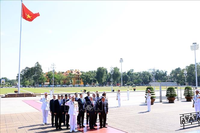 चित्र परिचय