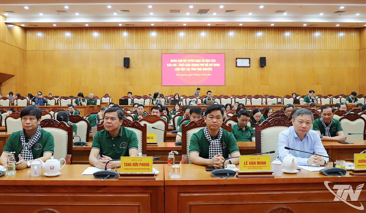 Delegater som deltar i mötet.