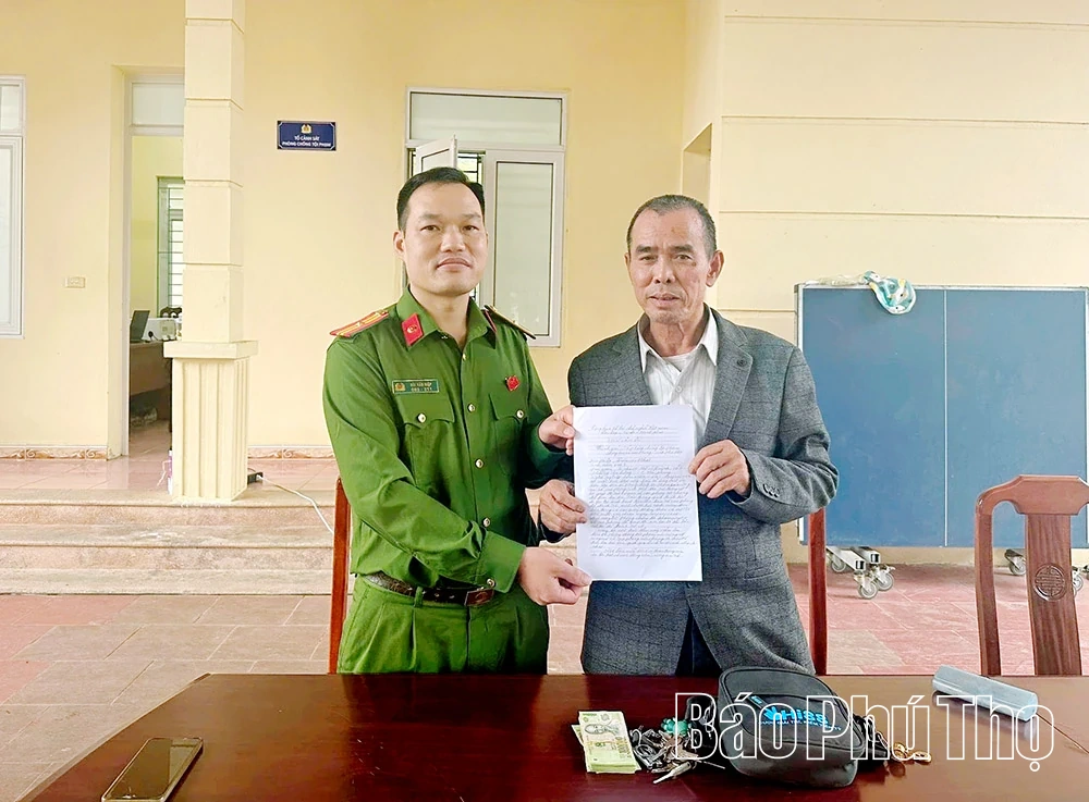 Krásná akce majora policie obce Cao Phong