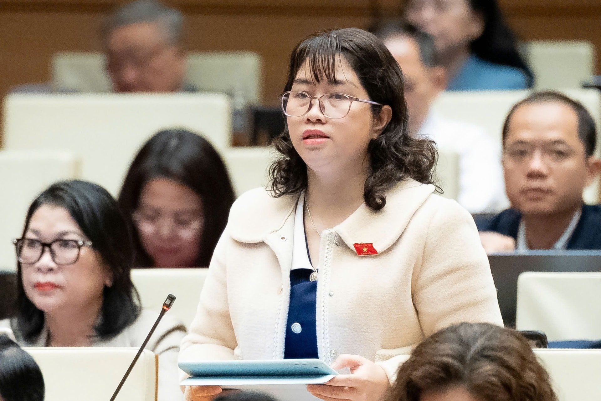 גיוס עובדי מדינה לפי משרות חייב להיות מבוסס על קריטריונים, סטנדרטים ונהלים ברורים - תמונה 3. Tuyển dụng viên chức theo vị trí việc làm cần phải có tiêu chí, tiêu chuẩn, qui trình rõ ràng- Ảnh 3.