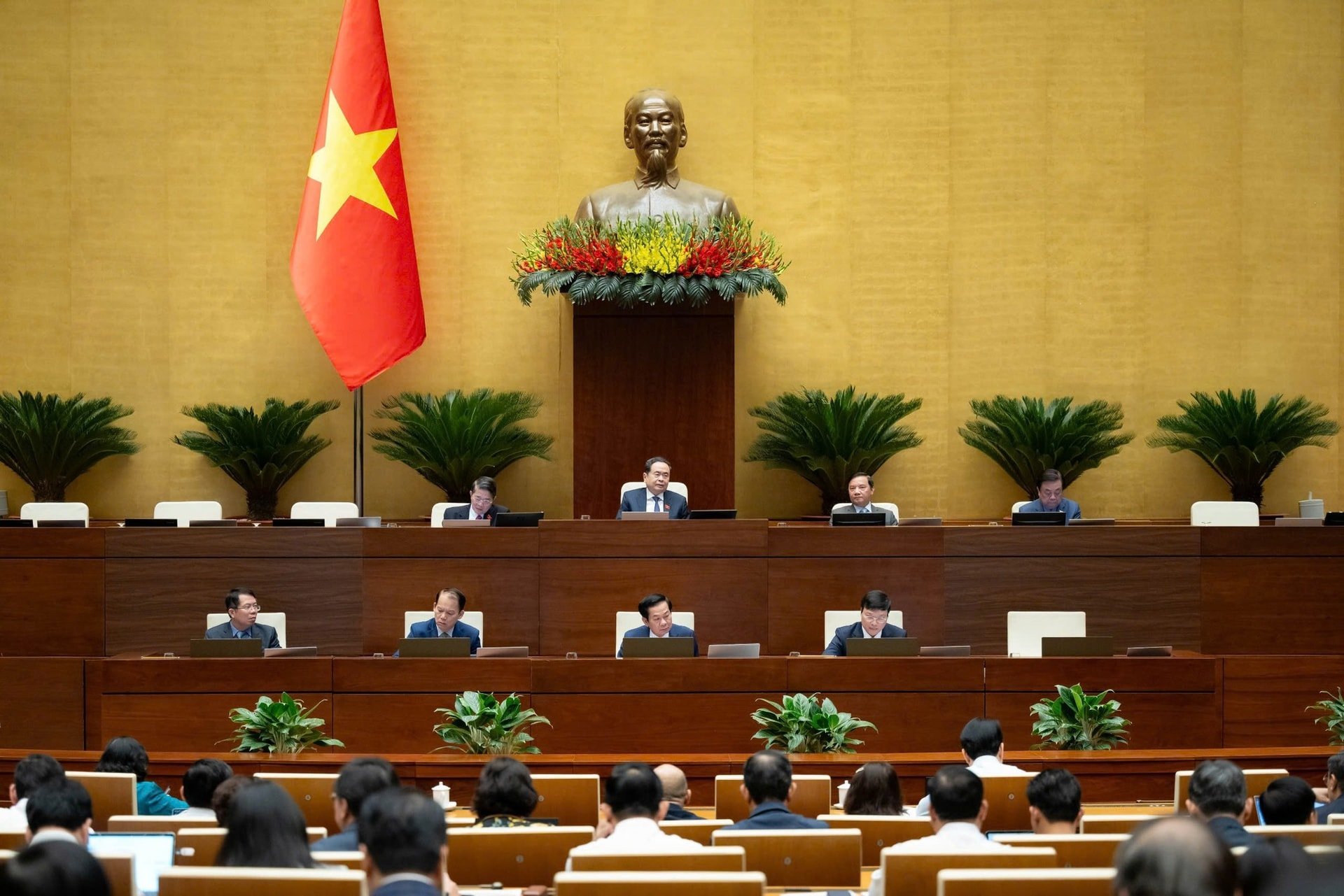 גיוס עובדי מדינה לפי משרות חייב להיות מבוסס על קריטריונים, סטנדרטים ונהלים ברורים - תמונה 8. Tuyển dụng viên chức theo vị trí việc làm cần phải có tiêu chí, tiêu chuẩn, qui trình rõ ràng- Ảnh 8.