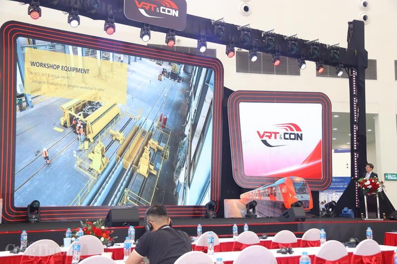 ការធ្វើជាម្ចាស់លើបច្ចេកវិជ្ជា ការធ្វើមូលដ្ឋានីយកម្មសម្ភារៈ និងកិច្ចសហប្រតិបត្តិការរយៈពេលវែងជាមួយសាជីវកម្មអន្តរជាតិត្រូវបានចាត់ទុកថាជាគន្លឹះក្នុងការនាំផ្លូវរថភ្លើងរបស់វៀតណាមឱ្យកាន់តែជិតទៅនឹងស្តង់ដារពិភពលោក។ រូបថត៖ Thanh Tuan