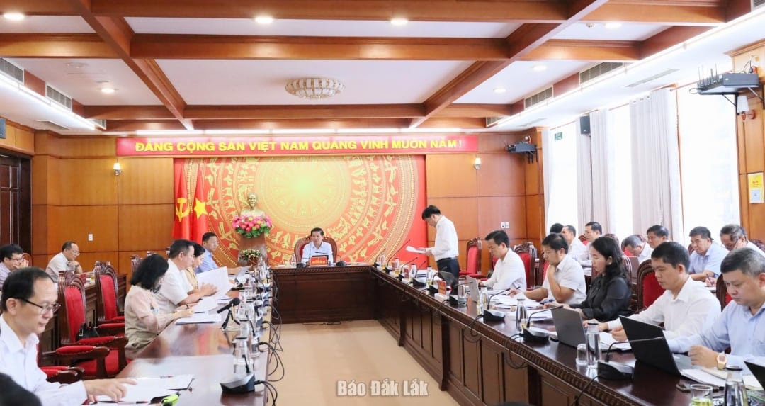 ប្រតិភូចូលរួមកិច្ចប្រជុំ។