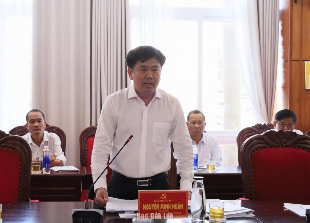 ប្រធាននាយកដ្ឋានកសិកម្ម និងបរិស្ថាន លោក Nguyen Minh Huan បានរាយការណ៍អំពីប្រតិបត្តិការរបស់នាយកដ្ឋាន។