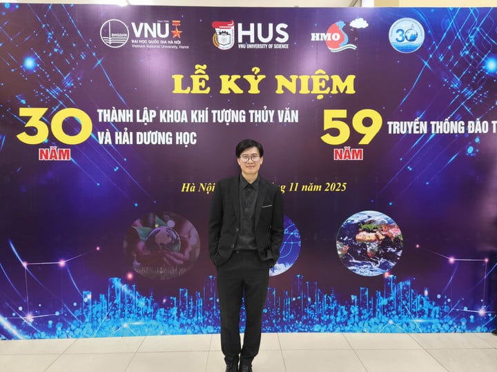 Dr. Tran Ngoc Vinh - A „Mesterséges intelligencia javíthatja az árvízelőrejelzés pontosságát kontinentális szinten” című munka szerzője (Fotó: NVCC)