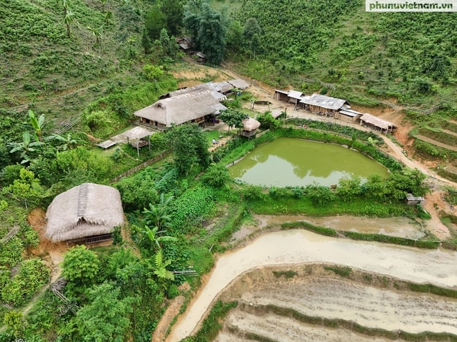 Phụ nữ Tày ở Bản Liền 