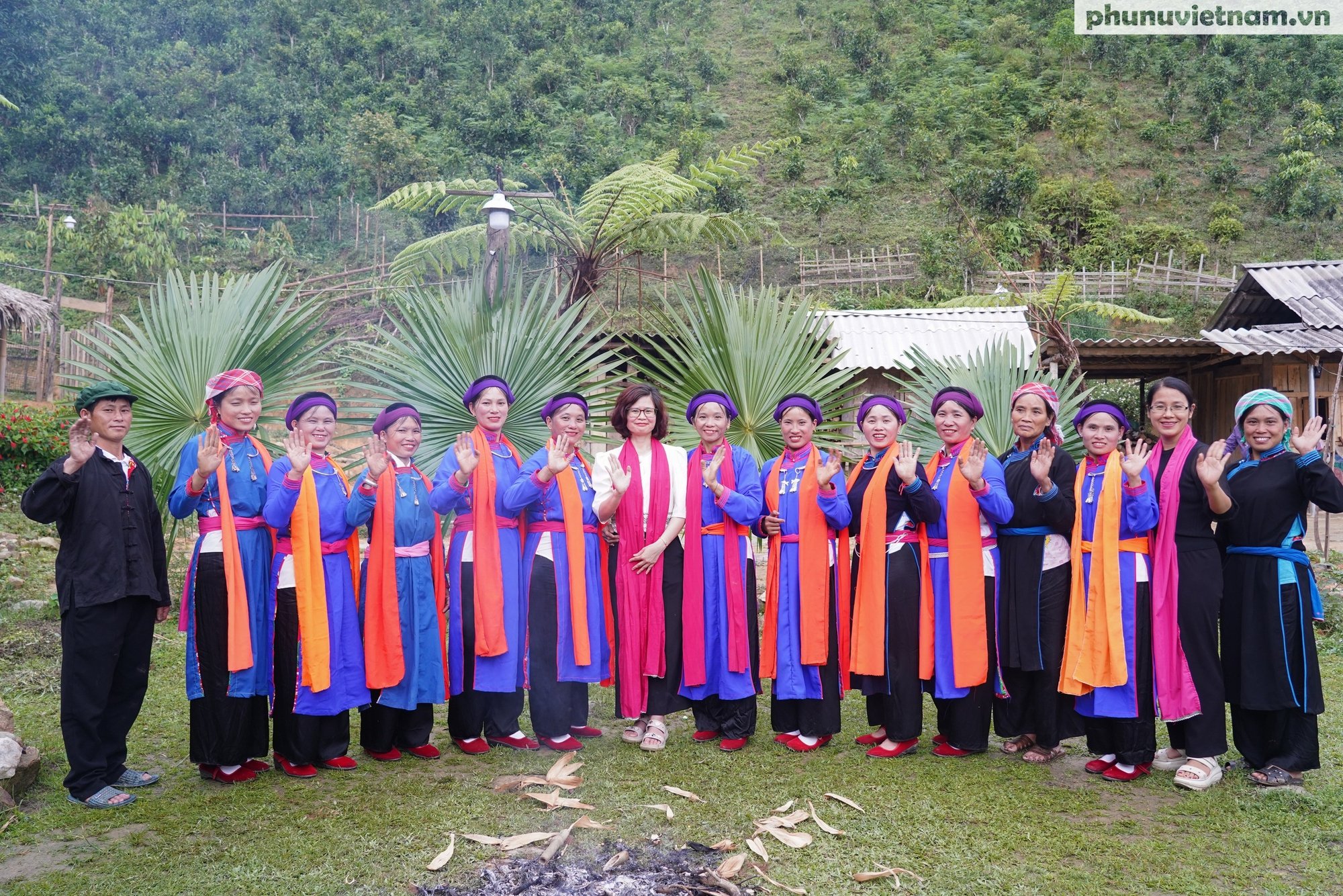 Phụ nữ Tày ở Bản Liền 