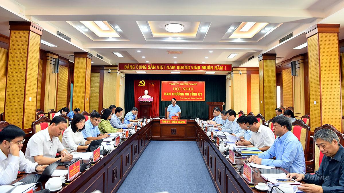 Perwakilan yang menghadiri persidangan.