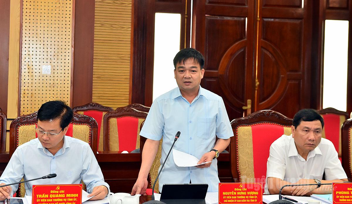 Komrad Nguyen Hung Vuong, Pengerusi Suruhanjaya Pemeriksaan Jawatankuasa Parti Wilayah, bercakap pada persidangan itu.