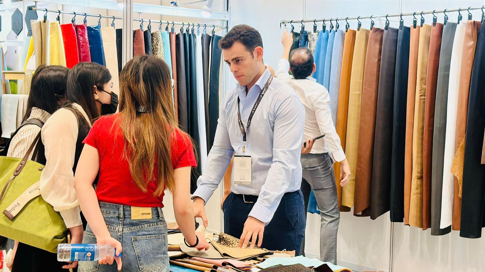 ចំណងជើងរូបថត