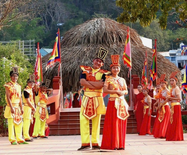 An Giang: Quan tâm bảo tồn và phát huy giá trị văn hóa truyền thống của dân tộc - Ảnh 2.