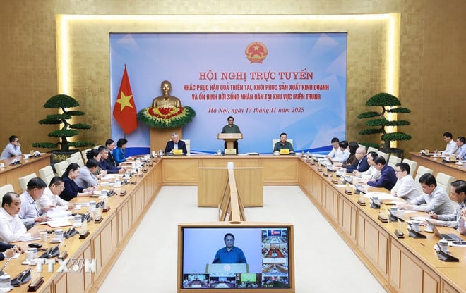ttxvn-prime-minister-chairs-conference-on-overcoming-the-consequences-of-natural-disasters-in-the-central-region-13-2.jpg