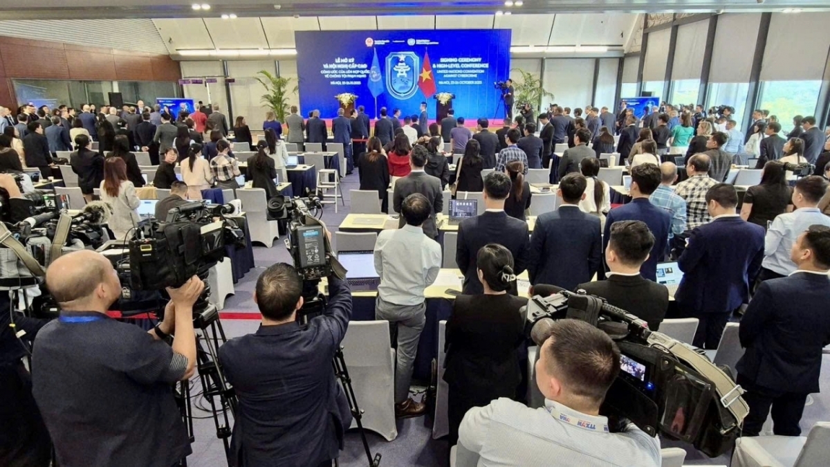 Chuyện chưa kể đằng sau ống kính Lễ mở ký Công ước Hà Nội