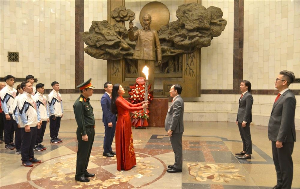 Lễ xin lửa đuốc Đại hội Thể dục Thể thao Thủ đô lần thứ XI năm 2025 tại Bảo tàng Hồ Chí Minh