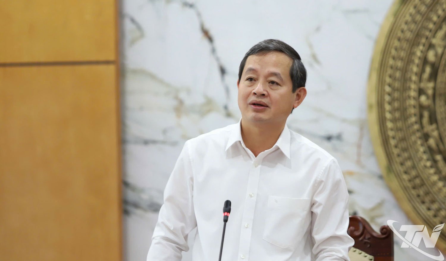 Chủ tịch UBND tỉnh Phạm Hoàng Sơn phát biểu tại buổi làm việc.