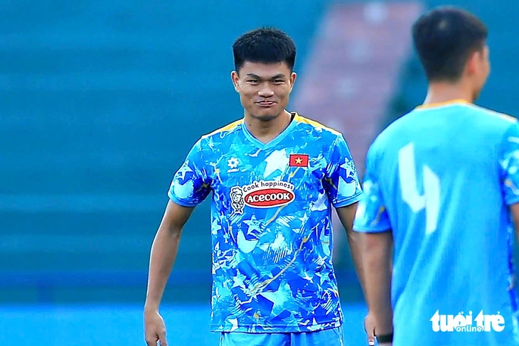 Tiền đạo tuyển Việt Nam khen Xuân Son 'mang đẳng cấp khác' - Ảnh 1.