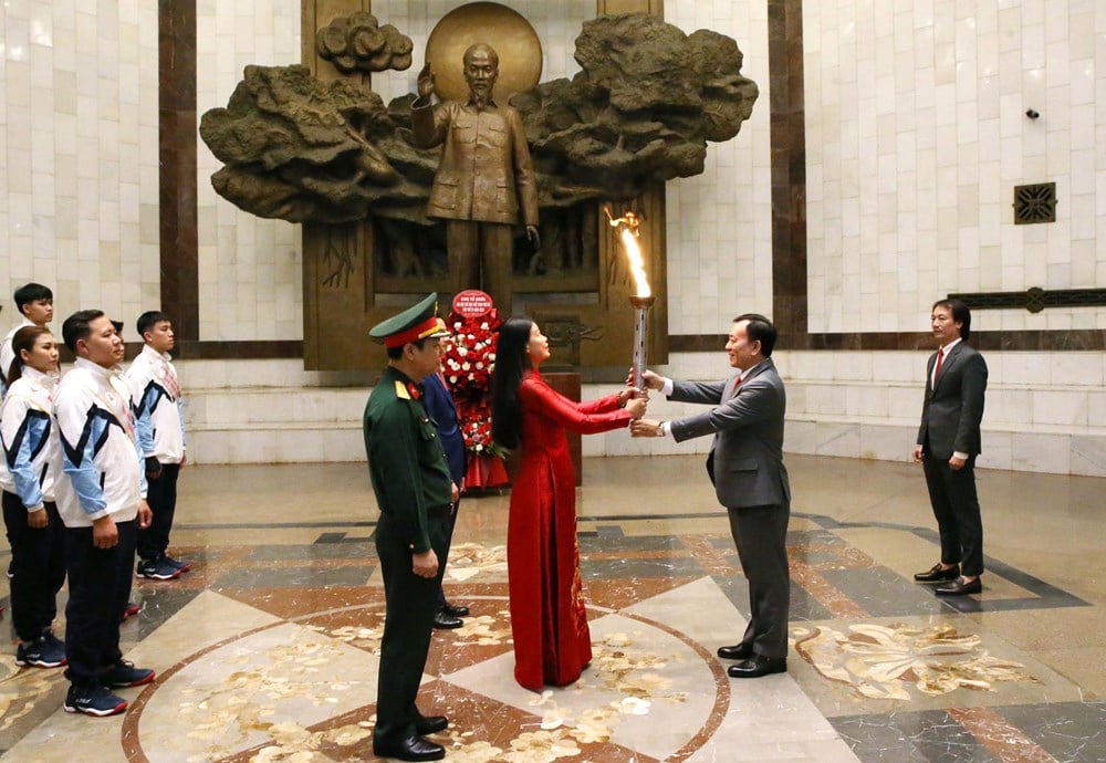 ទីក្រុងហាណូយបានប្រារព្ធពិធីដុតភ្លើងសម្រាប់មហោស្រពកីឡារាជធានីលើកទី ១១ - រូបថត ៤