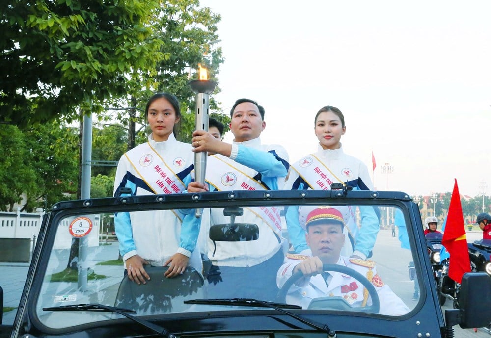 ទីក្រុងហាណូយបានប្រារព្ធពិធីអុជធូបសម្រាប់មហោស្រពកីឡារាជធានីលើកទី១១ - រូបថត ៨