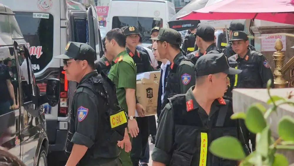 Công an khám xét nơi ở của chủ thẩm mỹ viện Mailisa tại TPHCM