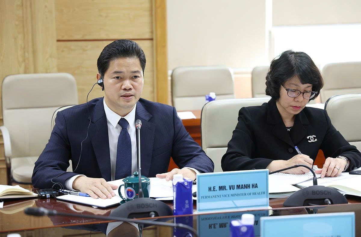 Thứ trưởng Thường trực Bộ Y tế Vũ Mạnh Hà tiếp, làm việc với EuroCham và Pharma Group- Ảnh 2.