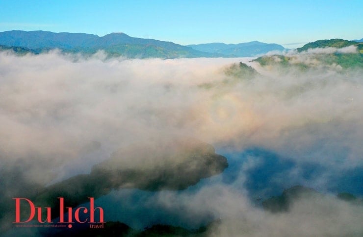 ความงดงามราวบทกวีของทะเลสาบ Dakdrinh บนยอดเขา Truong Son Dong - 3