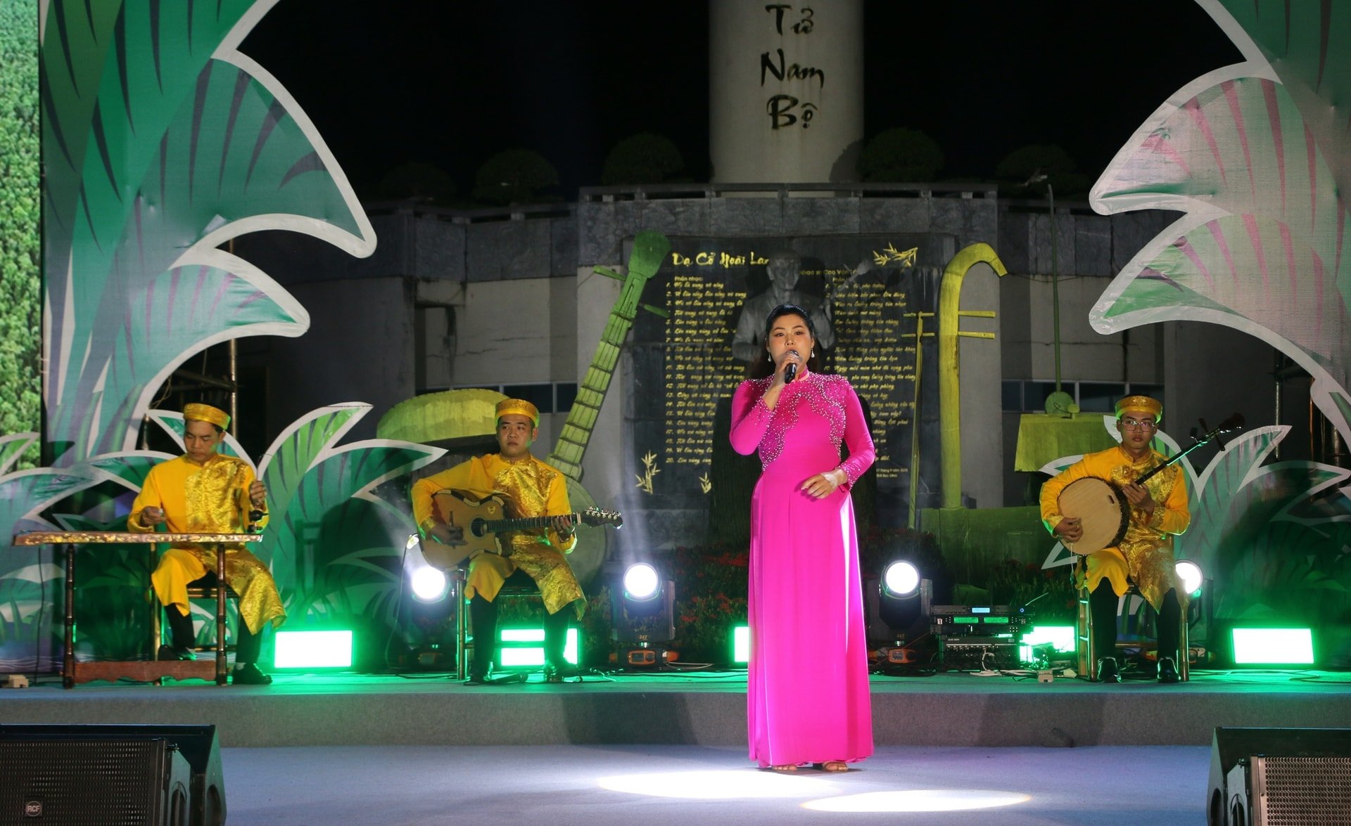 Tôn vinh, phát huy giá trị của di sản Đờn ca tài tử Nam Bộ - Ảnh 1.