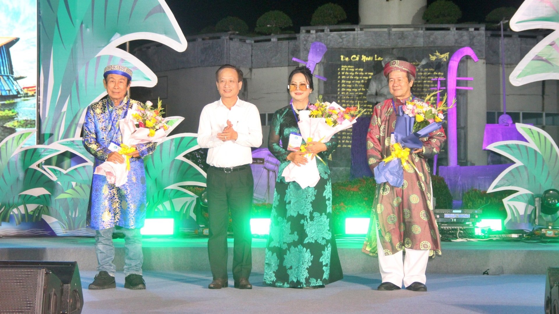 Tôn vinh, phát huy giá trị của di sản Đờn ca tài tử Nam Bộ - Ảnh 2.