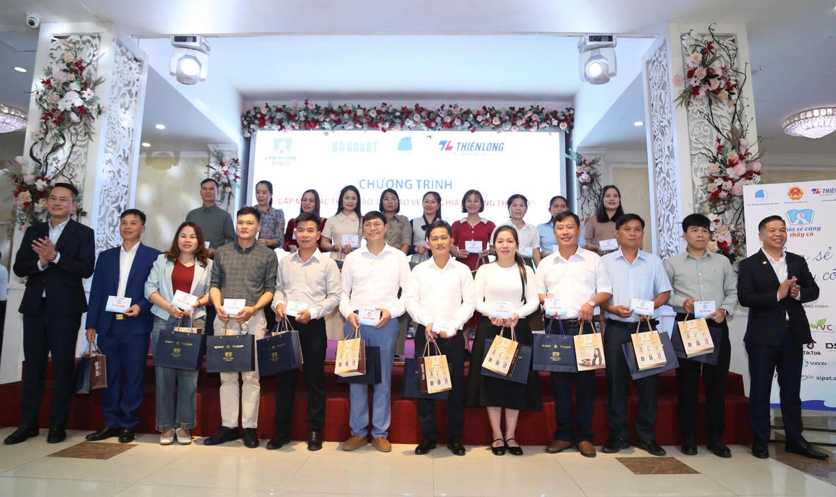 Los docentes recibirán talonarios de ahorro del programa 