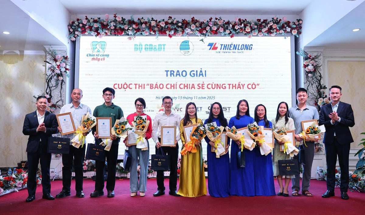 Los autores recibieron el premio 