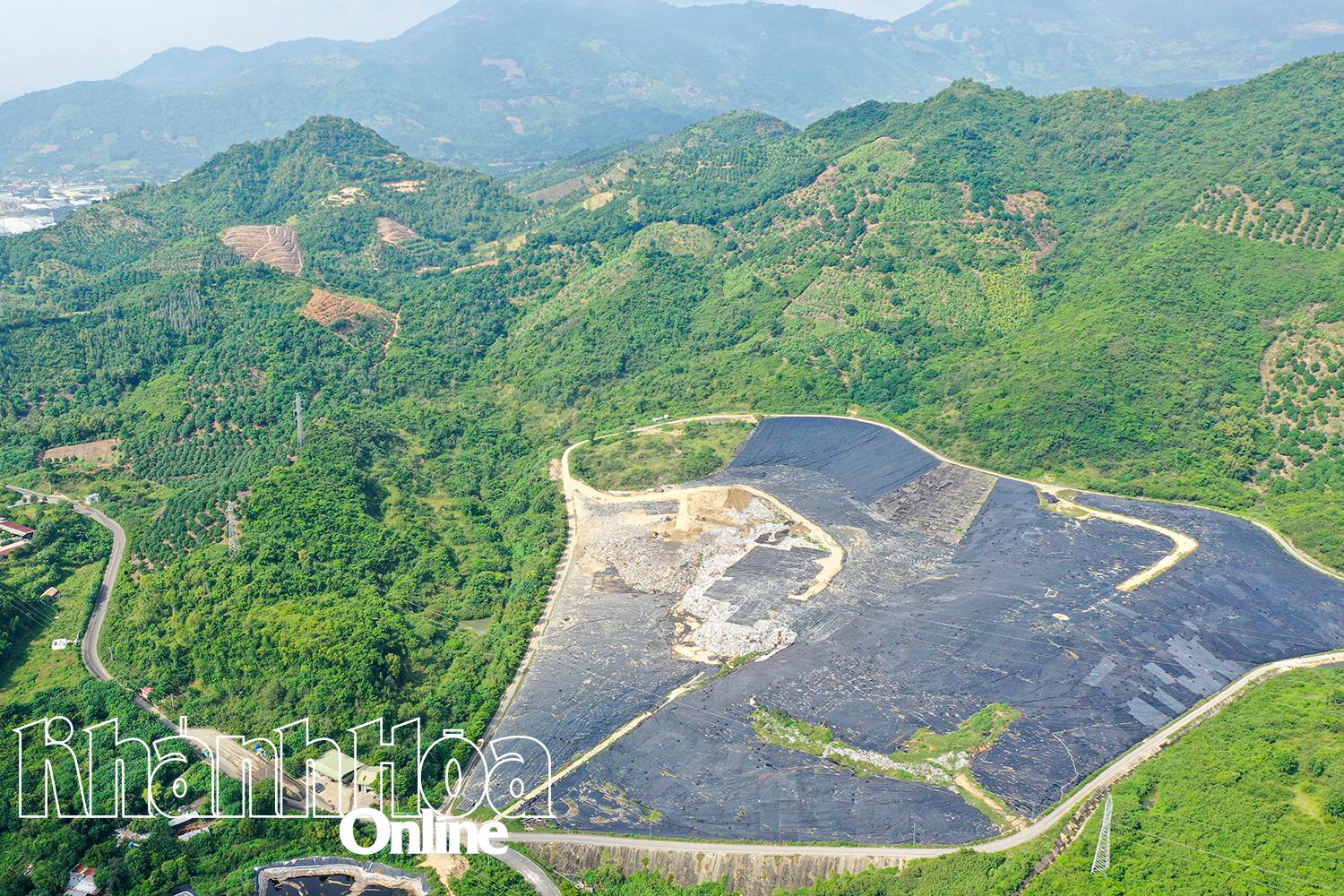 Zona depozitului de deșeuri Ru Ri (închisă) și depozitul de deșeuri Luong Hoa.