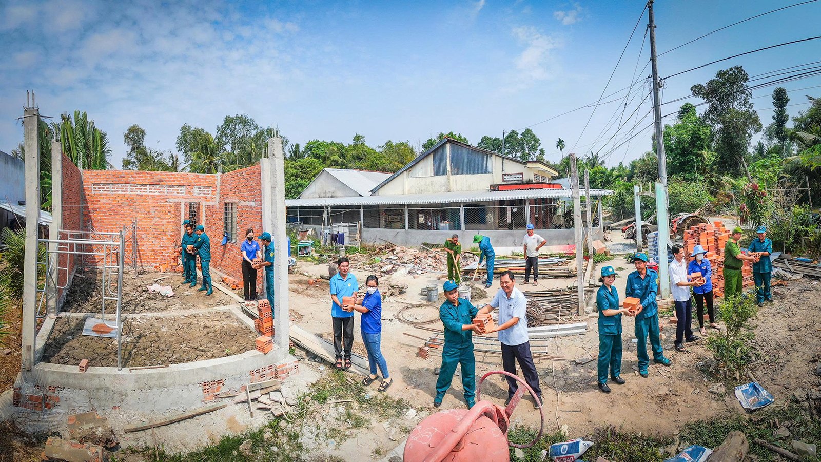 ທະຫານແລະພົນລະເຮືອນ Chol Chnam Thmay ເດີນທາງກັບຄືນເມືອງ Hon Dat