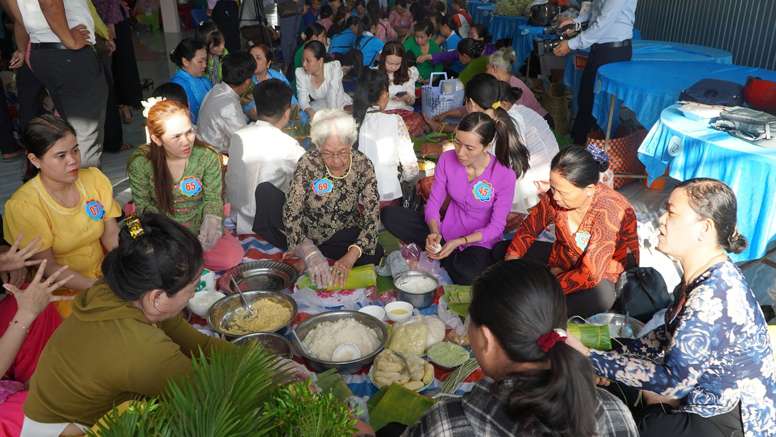 ທະຫານແລະພົນລະເຮືອນ Chol Chnam Thmay ເດີນທາງກັບຄືນເມືອງ Hon Dat