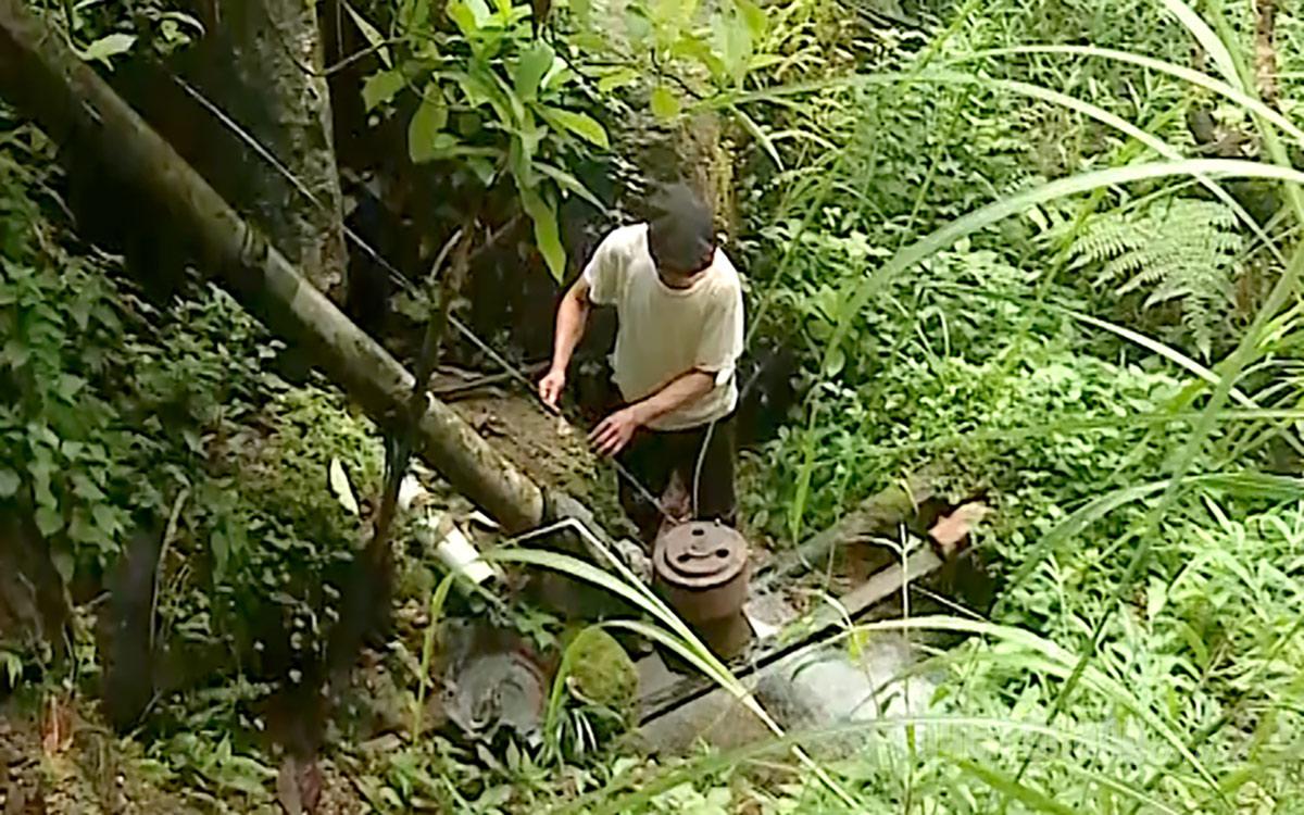 មនុស្សប្រើម៉ាស៊ីនភ្លើងខ្នាតតូចសម្រាប់សកម្មភាពប្រចាំថ្ងៃ។