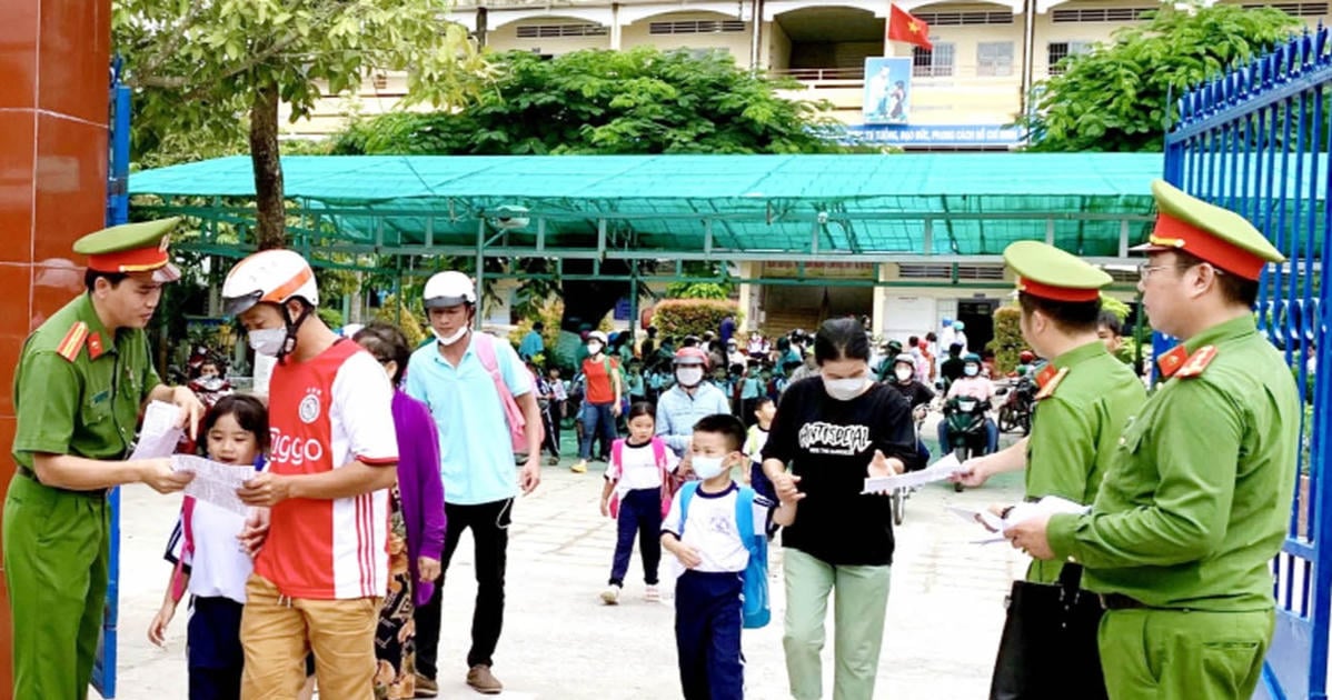 Công an và nhà trường chung tay đẩy lùi bạo lực học đường