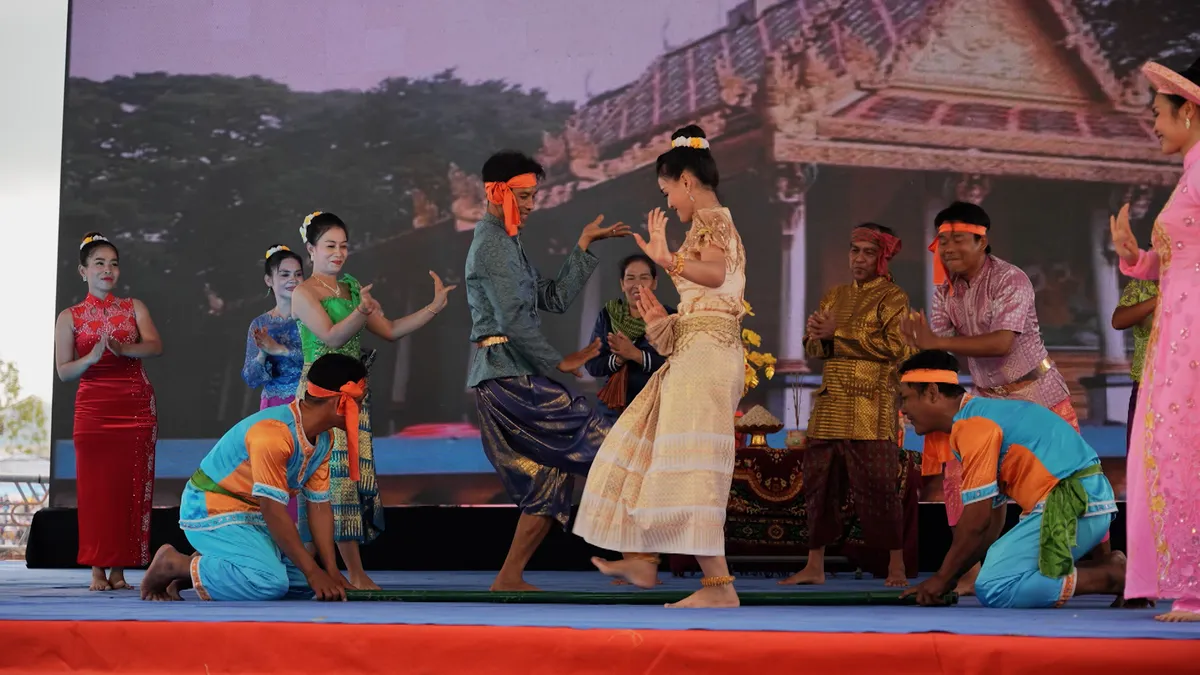 Ngày hội Đua Ghe Ngo - Dòng chảy di sản Khmer Nam Bộ qua bao thế hệ- Ảnh 10.