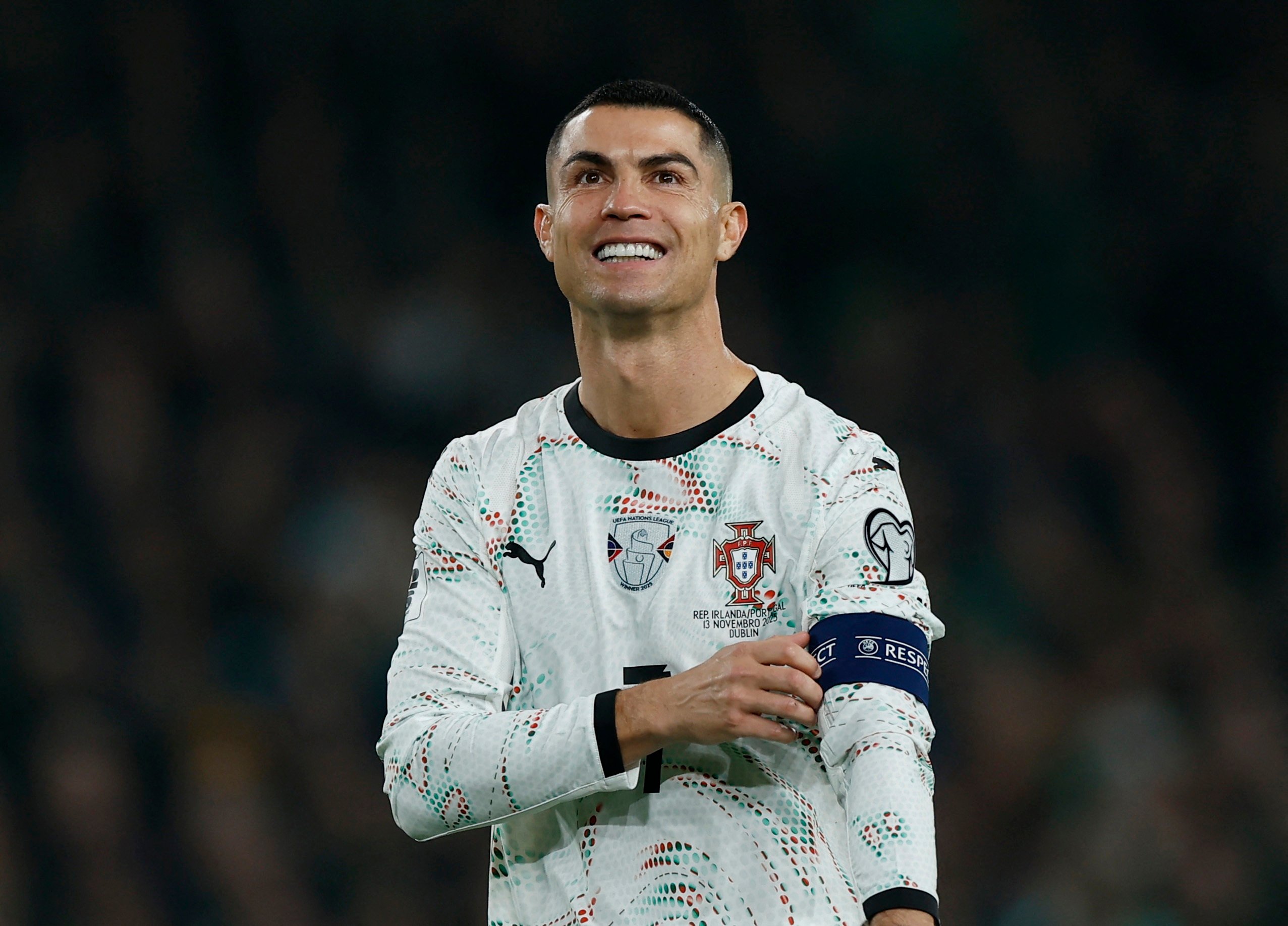 Ronaldo zou zich moeten schamen foto 1 Ronaldo nen thay xau ho anh 1