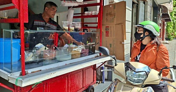 Chủ bị khách ghét, quán chè "chảnh" vẫn nổi tiếng suốt 60 năm ở TP HCM