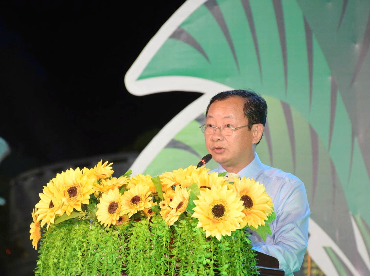 까마우 성 문화, 스포츠, 관광부 장관인 응우옌 꾸옥 탄 씨가 개막식에서 연설했습니다.