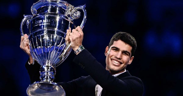 Carlos Alcaraz - tay vợt số 1 thế giới 2025