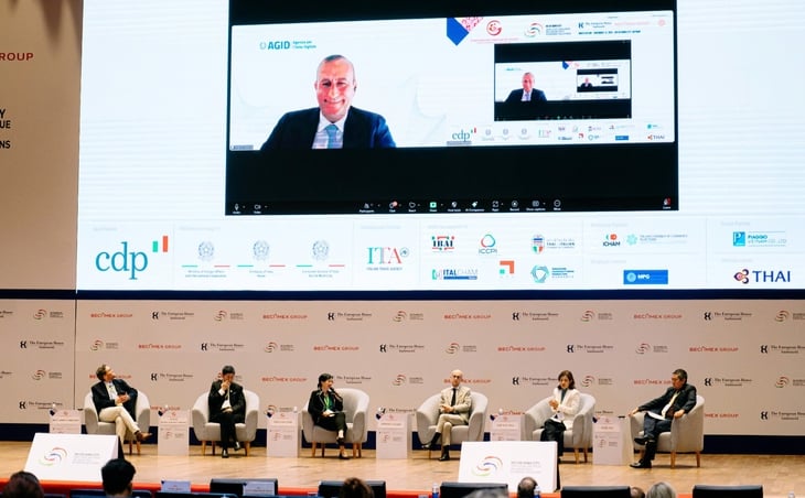 ធុរកិច្ចអ៊ីតាលី-អាស៊ាន រួមដៃគ្នាក្នុងការផ្លាស់ប្តូរឌីជីថល - រូបថត ១. chuyển đổi số - Ảnh 1.