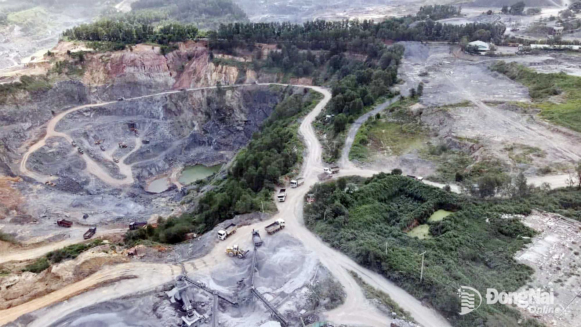Mineralutvinning vid Tan Cang 7-stenbrottet. Foto: Hoang Loc