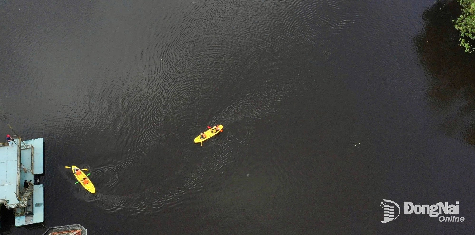 Experimentați caiacul în Rezervația Naturală și Culturală Dong Nai. Fotografie: Tien Dung.