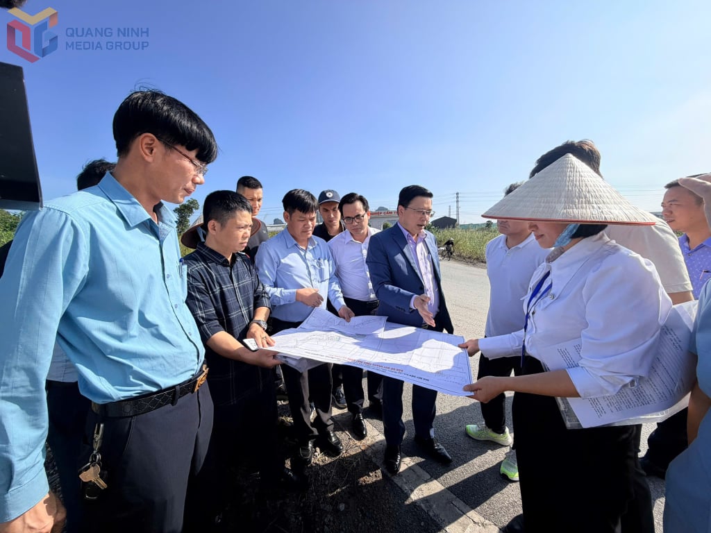 Liderii cartierului Cua Ong, investitorii și companiile au studiat drumul real către proiect.