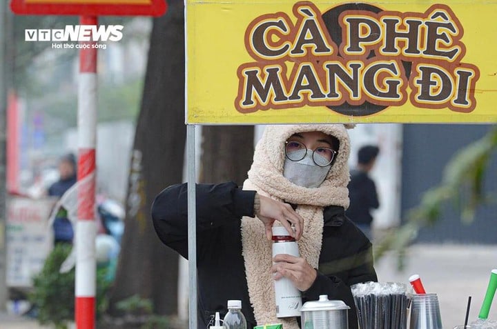 នៅ​ថ្ងៃ​ទី​១៤ វិច្ឆិកា ខាង​ជើង​ត្រូវ​បាន​គេ​ព្យាករ​ថា​នឹង​បន្ត​ធ្លាក់​ចុះ​ត្រជាក់​ខ្លាំង​នៅ​ពេល​យប់ និង​ព្រឹក​ព្រលឹម។ (រូបថត៖ វៀងមិញ)