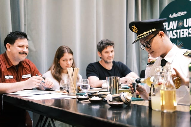 Slik blander du «Hue beef noodle cocktail» som en av de to beste internasjonale bartenderene – Bilde 1.